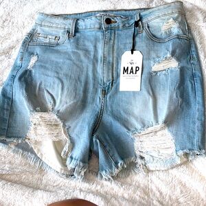 The M.A.P. Most attractive people distressed jean shorts. Size 1X women’s.NWT